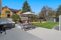 Spirit of the Rockies - Private Backyard & Hot Tub - 3-Star