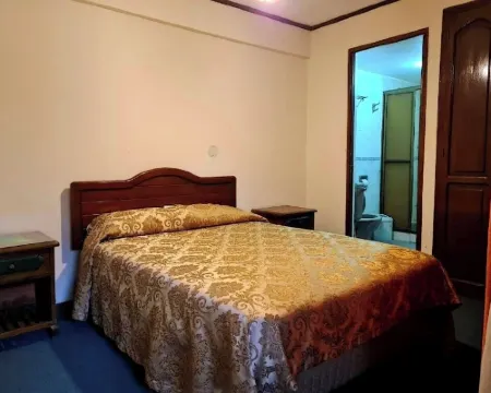 Hostal Recoleta Sur スクレのホテル