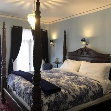 Pendleton House Historic Inn and B&B