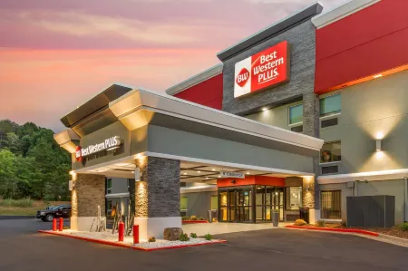 Best Western Plus Magnolia Inn  Suites