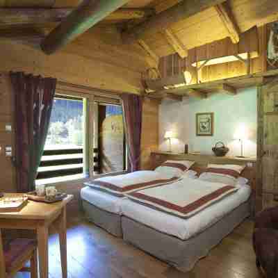 Chalet-Hôtel de Tradition Les Fermes de Pierre et Anna Rooms