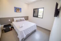 Pousada Cadiz - Piscina Climatizada Hôtels à : Bertioga