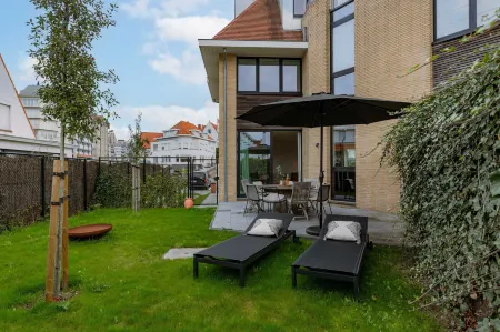 Huswell - Luxury Villa for 8 Guests Near the Beach in Knokke Отели рядом со станцией Heist Railway Station
