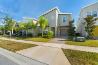 Gorgeous 6-Bedroom House with Private Pool Hotels near Mystic Dunes Golf Club