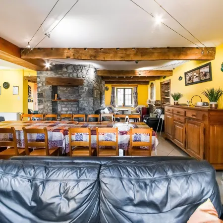 Stone Cottage with Sauna & Hot Tub Near Cave of Lorette in Rochefort