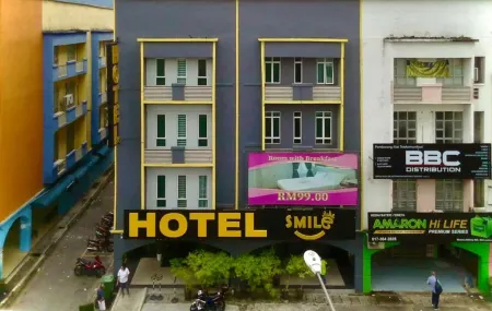 Smile Hotel Danau Kota