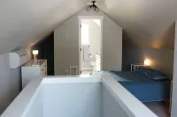 Entire home 3B/3B 2356 sq.ft