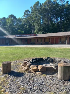 Cedar Falls Motel Hotels in Oppelo