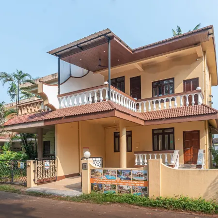 Candolim Beach Stay - 2 Minutes Walk to Beach