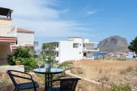 Tulipa Suites Hotels in Gefira