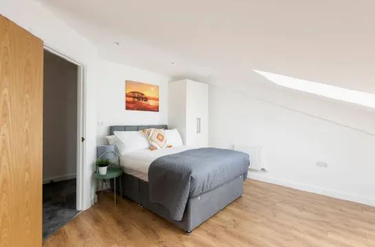 Skyvillion - Huge 4Bed Apartment W/Balcony&Parking