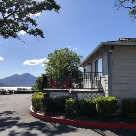 Clear Lake Cottages & Marina