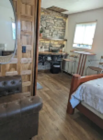 Lakefront guest house,  dock access. Kayak, peddleboat, and rowboat... fishing.