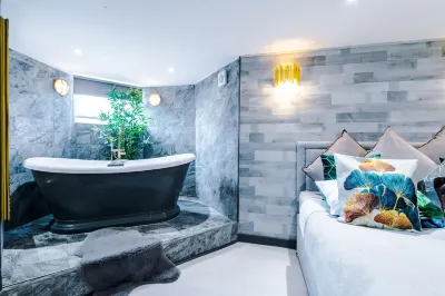 Stay with Empire- Dickson Road Hotels in 