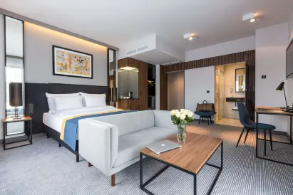 Grand Ascot Hotel