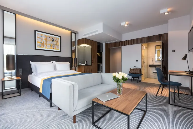 Grand Ascot Hotel