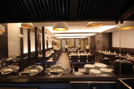 Khanna Fiesta Отели рядом с достопримечательностью «Технологический институт Веллуру»