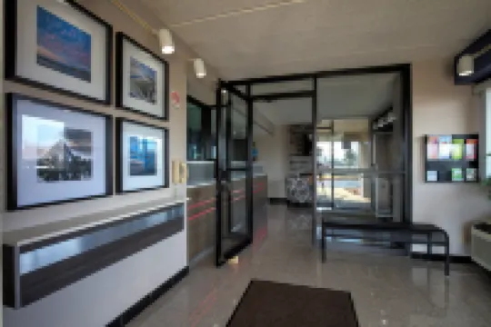 Fair View Inn & Suites