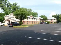 The Covered Bridge Inn - parking