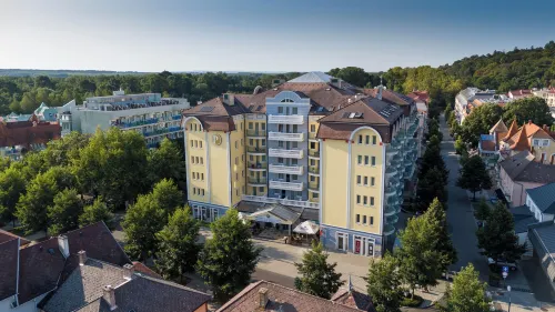 Palace Hotel Hévíz فنادق في هيفيز