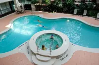 Ramada by Wyndham State College Hotel & Conference Center - Pool