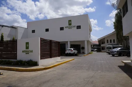 Hotel Agualcas Отели рядом с Аэропорт Аугусто Сандино