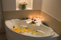 Lefkadio Suites - Hot Tub