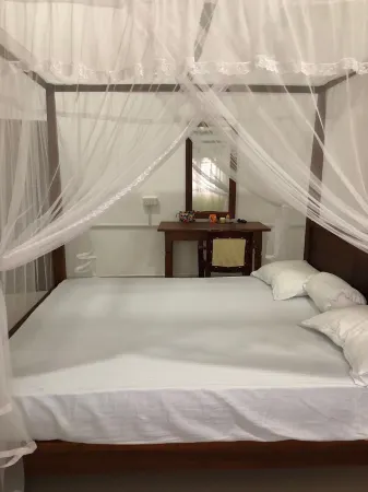 Padmi Villa Отели рядом с достопримечательностью «Resthouse Handiya Bo Tree»