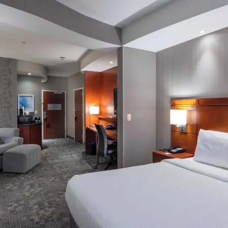 Courtyard Fort Worth West at Cityview Отели рядом с достопримечательностью «Стадион Амон Картер»
