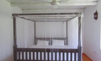 The Colonial Villa