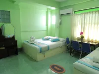 Nay Chi Linn Hotel Hotel a Pathein