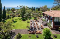 Quinta Jardins do Lago Hotels in Funchal