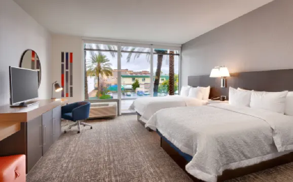 阿納海姆度假會議中心歡朋套房酒