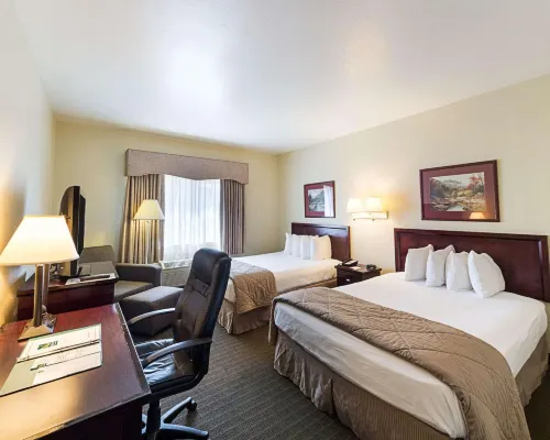 Quality Inn & Suites Hotels in Center Point