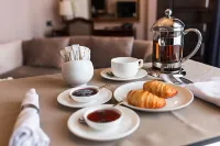 Ambassador Hotel - Desayuno
