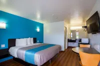 凡圖拉市中心6號汽車旅館