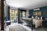 올 앤드 더 푸시캣 호텔 & 레스토랑