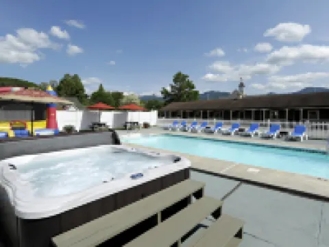 Mt. Madison Inn & Suites Hotels in Gorham