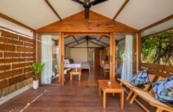 Gili Teak Beach Front Resort Hotel di Gili Trawangan