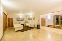 Aryana Hotel