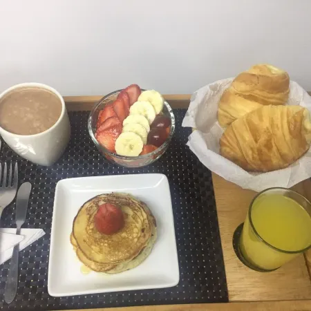 The Grace Hotel Отели рядом с достопримечательностью «Театр «Роял Сентер»»