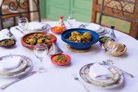 Riad Azrur Hoteles cerca de Museo de Marrakech