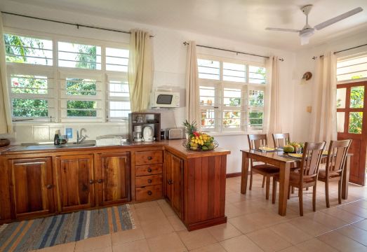 1. 라 메종 히비스..