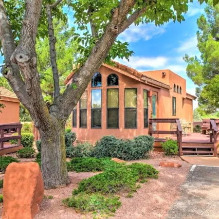 Sedona Pines Resort Отели в г. Явапаи