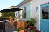 Okinawan. Sweet Home. T-8 Hotels in Kadena