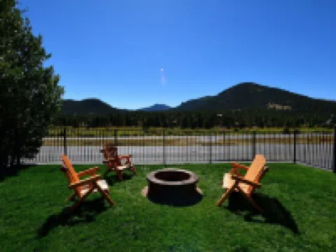 Alpine Trail Ridge Inn Hotels in Larimer County