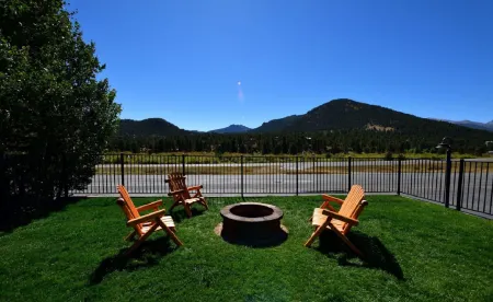 Alpine Trail Ridge Inn Отели рядом с достопримечательностью «оз. Спраг»