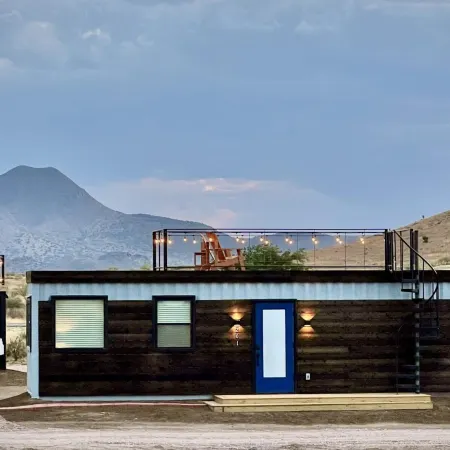 The Longhorn Stunning Container Home-in Alpine