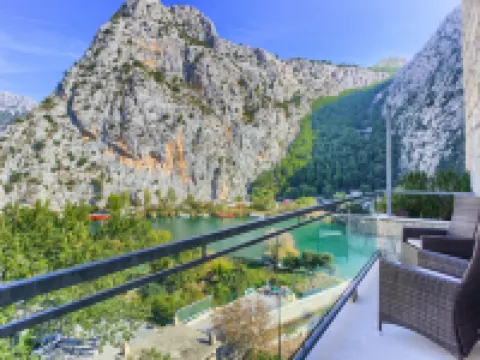 Hotel Villa Dvor Hotels in Omiš