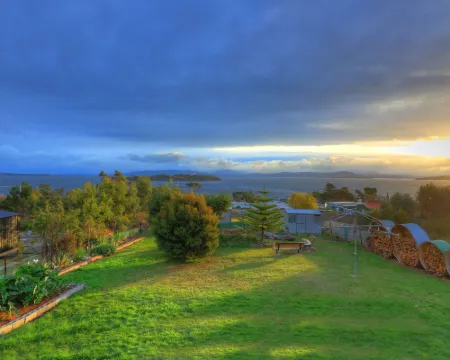 Discover Bruny Island Holiday Accommodation Hotels in Alonnah